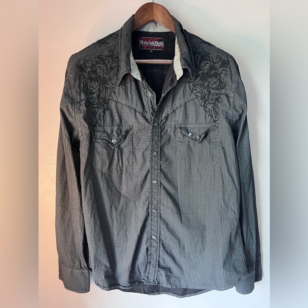 Rock and Roll Cowboy Men’s Size XL 100% Cotton Long Sleeve Pearl Button shirt